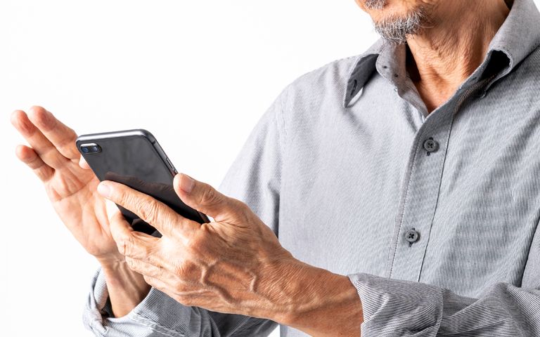 꽃집 사장에 문자 616회 보낸 60대 남성…법원 "이건 성적 욕망과 집착" 기사 관련이미지