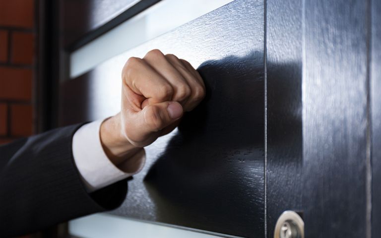 빨래 너는 여성 몰래 지켜보다…2층 집까지 뒤따라간 50대 남성 기사 관련이미지