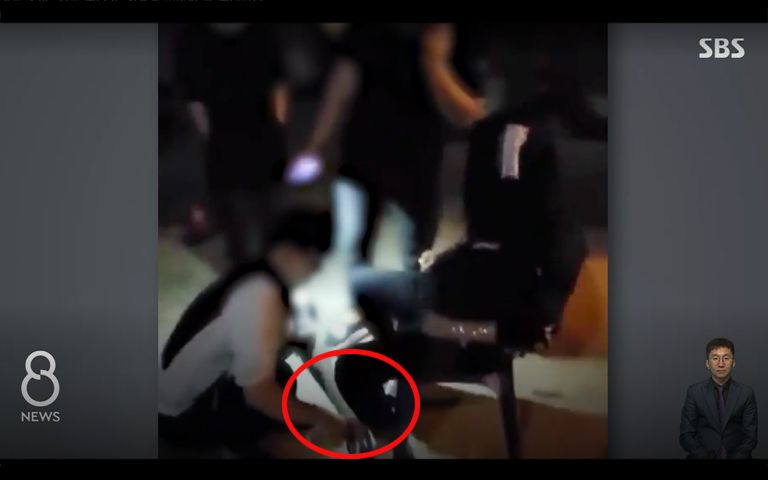 생일 축하한다며 눈 가리고 발 묶고 불붙여…피해자는 3도 화상, 가해자는 집행유예 기사 관련이미지
