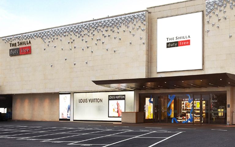 전당포에 있던 명품 시계 12점…빚에 허덕이던 면세점 직원 소행이었다 기사 관련이미지