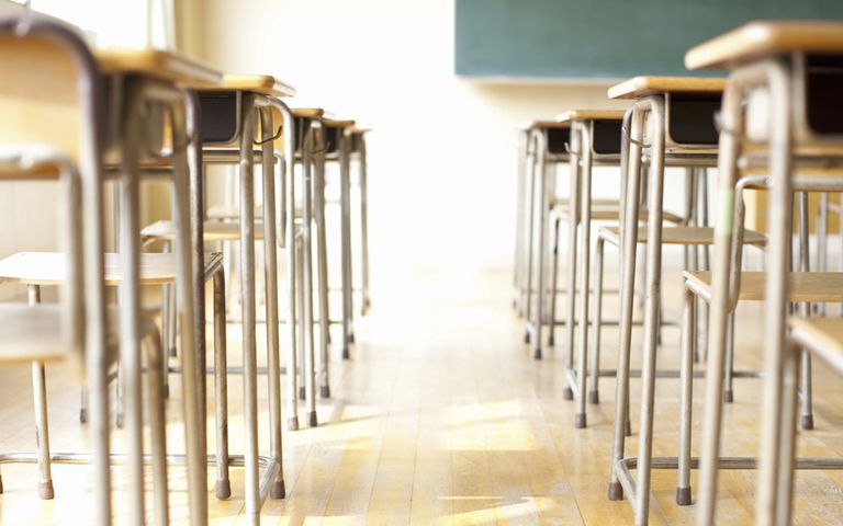 교사 향해 '성희롱 교원평가' 남긴 고3, 퇴학…'통매음' 수사도 받는다 기사 관련이미지