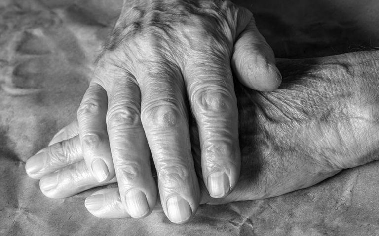 뇌졸중, 말기암, 그리고 자식…아픈 남성은 아픈 아내를 살해했다 기사 관련이미지