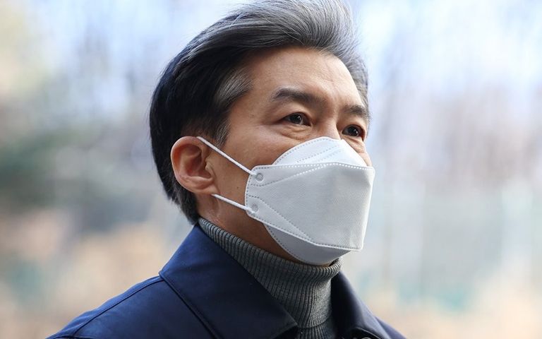 아들 입시는 '유죄' 딸 장학금은 '무죄'…조국 전 장관, 1심 징역 2년 기사 관련이미지