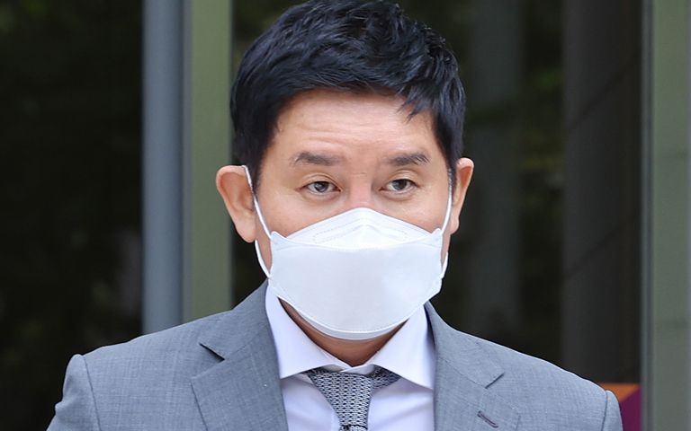 2번이나 튄, 1조 6000억 피해 '라임 몸통' 김봉현…1심 징역 30년 기사 관련이미지