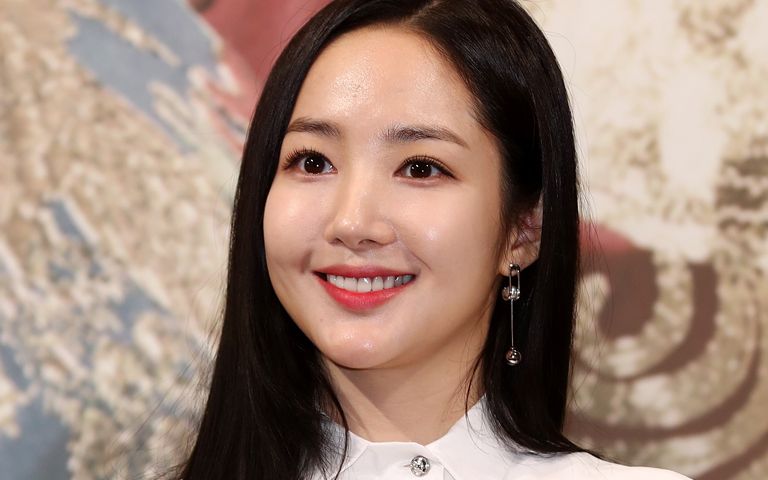 옛 연인 구속된 뒤…출국금지에 검찰 조사까지 받은 배우 박민영 기사 관련이미지