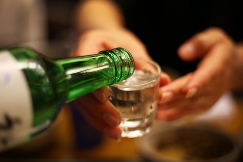 손님과 동석해 술 마신 식당 주인에게 벌금형이 선고된 이유 기사 관련이미지
