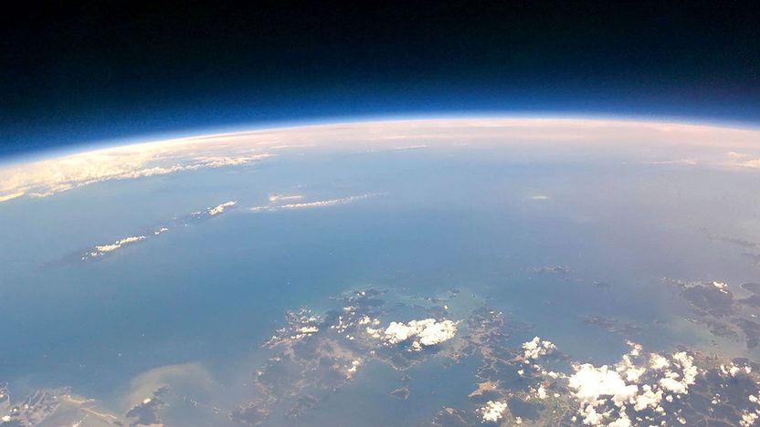 김해 고교생이 쏘아 올린 헬륨 풍선…성층권서 거제·대마도 촬영 기사 관련이미지