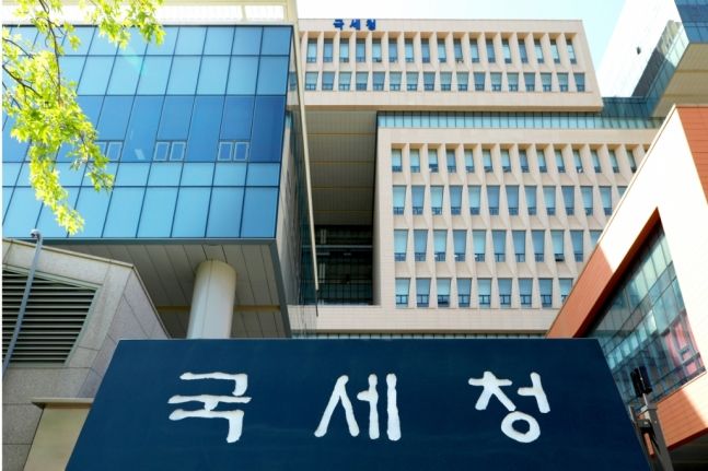 박유천 4억, ‘쌍칼’ 박준규 3억…국세청, 고액‧상습 세금 체납자 명단 공개 기사 관련이미지