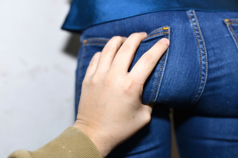 지하철역 에스컬레이터에서 심하게 성추행당했는데, 합의금을 얼마나 받아야? 기사 관련이미지