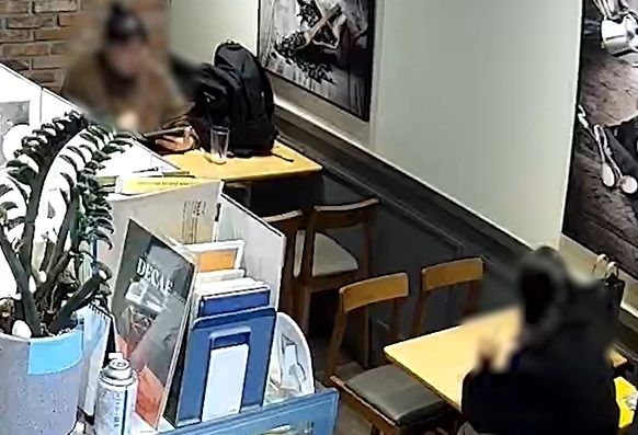 “불법 웹툰 본적 없다고요”…통화 듣고 ‘보이스피싱’ 신고해 7천만 원 피해 막은 20대 기사 관련이미지