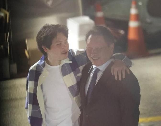 최태원, 이혼소송 때 '비판적 탄원서' 쓴 아들과 다정한 모습 눈길 기사 관련이미지