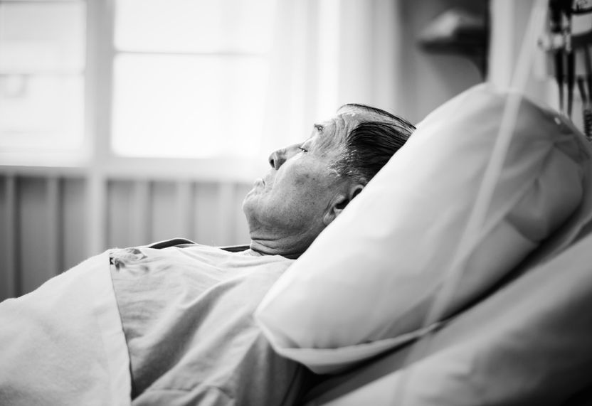 치매 요양병원에 입원한 할아버지가 욕창과 피부병으로 온몸이 썩어 들어… 기사 관련이미지