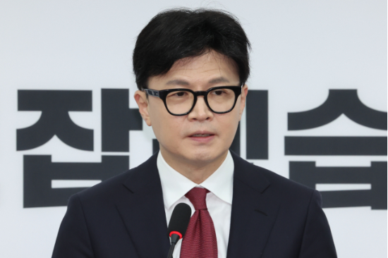 한동훈 “尹 퇴진 의사 없어…탄핵이 유일한 방법” 기사 관련이미지