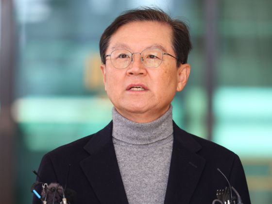 윤 대통령 측 “경찰기동대가 영장 집행 나서면, 공무 방해로 경호처가 체포할 수 있어” 기사 관련이미지