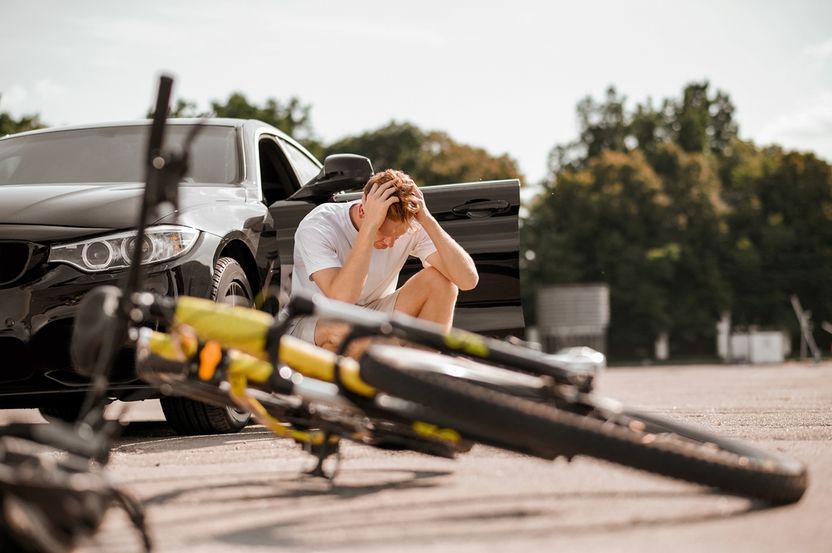건널목에서 차대 자전거 접촉 사고 났는데, 자전거 탄 사람에게도 형사 책임 발생하나? 기사 관련이미지