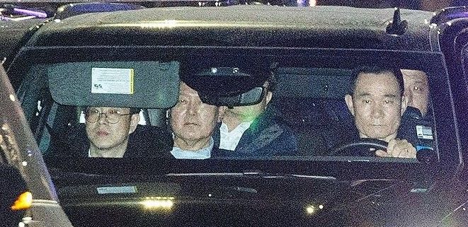 윤 대통령 측 “공수처 조사 안 나간다”…체포적부심 중앙지법에 청구 기사 관련이미지