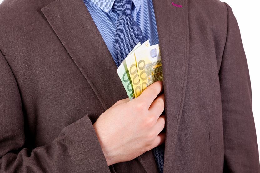 직원이 회사 자금 편취하고 잠적했는데, 지금 취해야 할 법적조치는? 기사 관련이미지