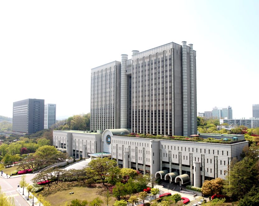 서울중앙지법 "지귀연 부장판사 의혹제기 추상적" "밝힐 입장 없다" 기사 관련이미지