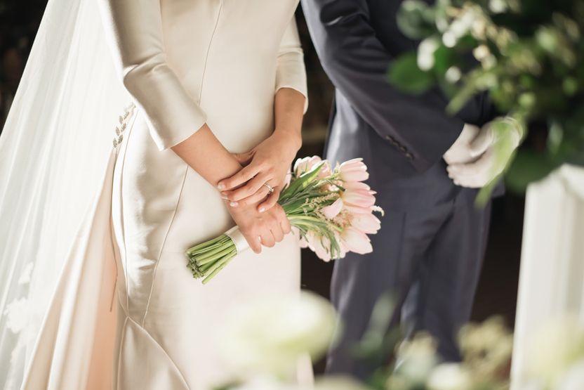 결혼식 전날 예비신부 가족 돈 6억 들고 해외 도주한 남성 기사 관련이미지