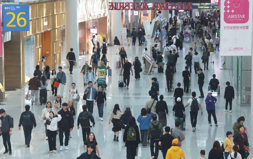 '한‧일 전용 입국심사대' 6월 한 달 열린다… 김포·하네다 등에서 시범 운영 기사 관련이미지