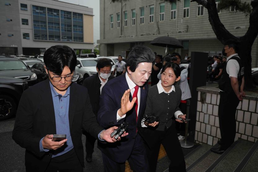 허경영, 대선 시즌 찾아왔는데 보이지 않더니...'여신도 성추행·사기' 혐의로 구속 송치 기사 관련이미지