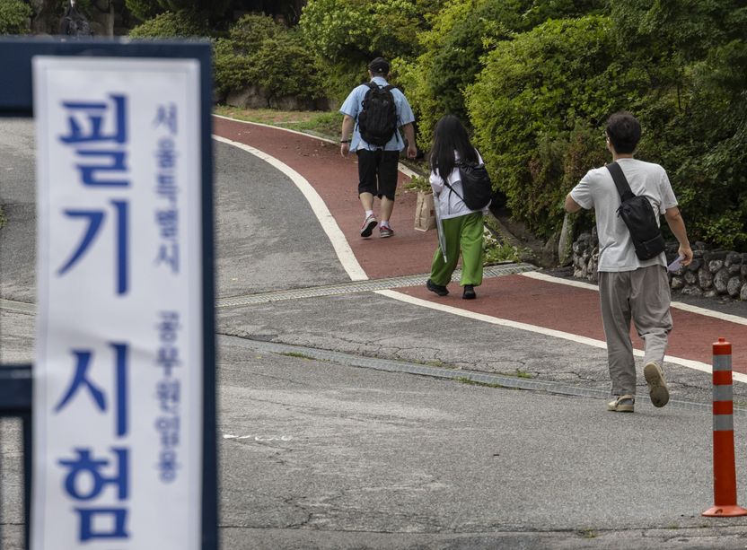 마우스 ‘딸깍’ 실수에 날아간 1분…204명 공시생의 운명은 누가 책임지나 기사 관련이미지