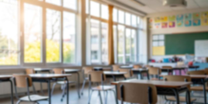 '찜통 교실'에 아이들 방치⋯폭염 속 에어컨 끈 초등학교, '아동학대' 될 수 있다 기사 관련이미지