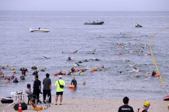 ‘자연재해’ 탓했지만 준비 부족…삼척 바다수영 대회, 법적으론 환불 정당하다 기사 관련이미지