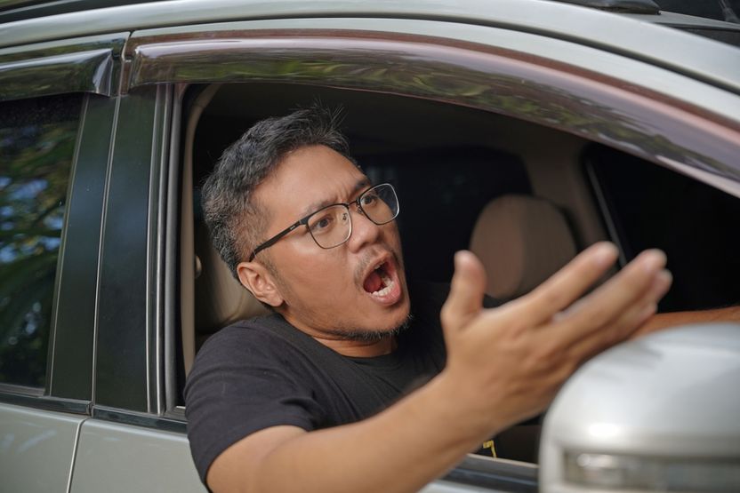 운전 중 창문 내리고 옆 차 운전자에게 “개×××”…모욕죄 성립하나? 기사 관련이미지