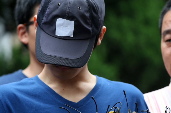 친구 살점 16시간 동안 도려내고 뼈만 남긴 19세, 최연소 무기수 됐다 기사 관련이미지
