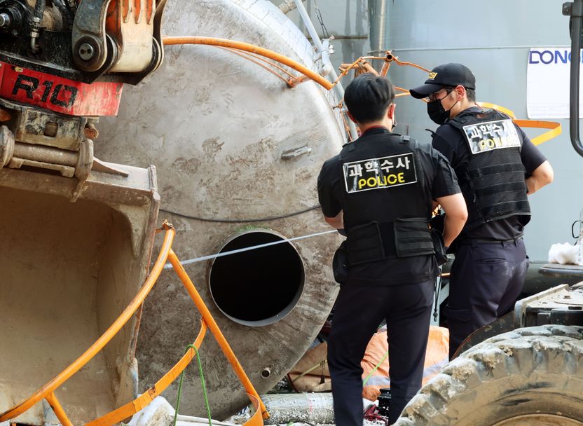 순천 레미콘 공장 질식 참사, 동료 구하려 유독가스 탱크로… 2명 사망 기사 관련이미지