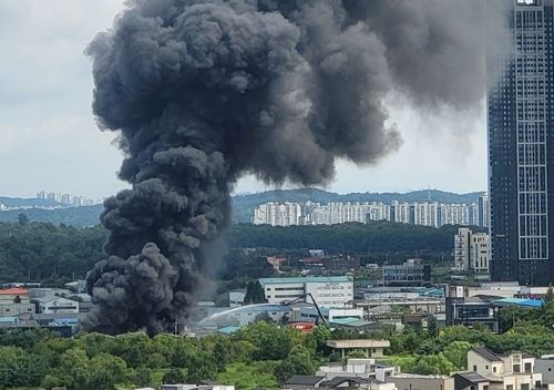 인천 공장가 '검은 연기' 공포 180명 투입 2시간 사투 끝 진화 기사 관련이미지
