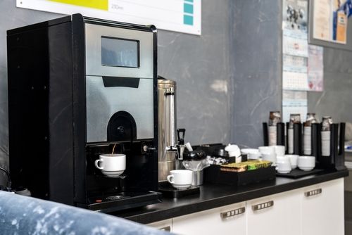 직원 건강 위한다며 오후 4시 이후 커피머신 금지⋯이 경우엔 문제 될 수 있어 기사 관련이미지