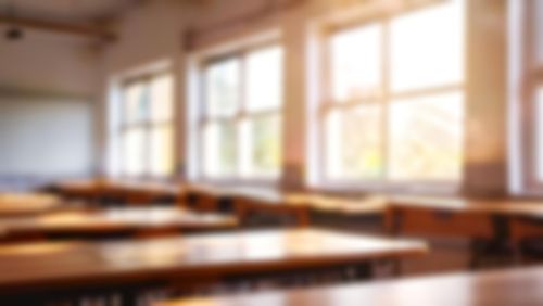 30대 교사, 여학생 상습 추행 "허리 감싸고 배 만져"…서산 중학교 발칵 뒤집혔다 기사 관련이미지