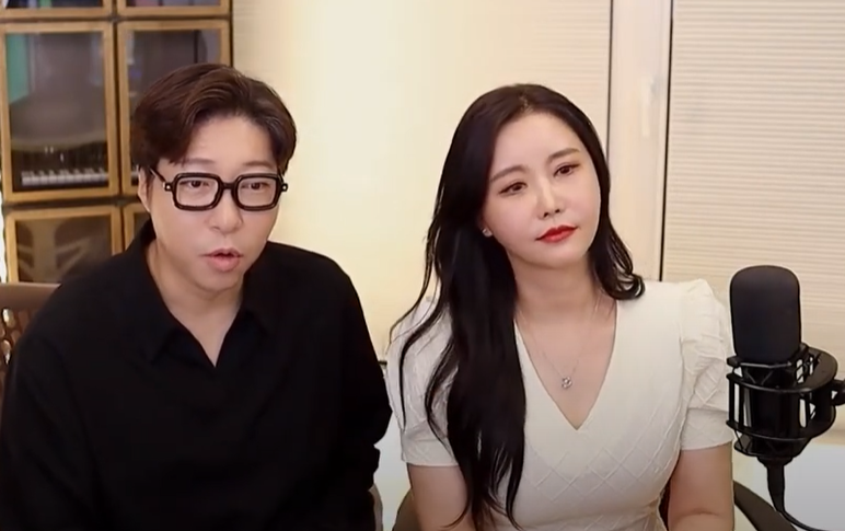 "너 때문이야" 대도서관 사망, 전처 윰댕 향한 악플 법적 쟁점과 처벌은? 기사 관련이미지