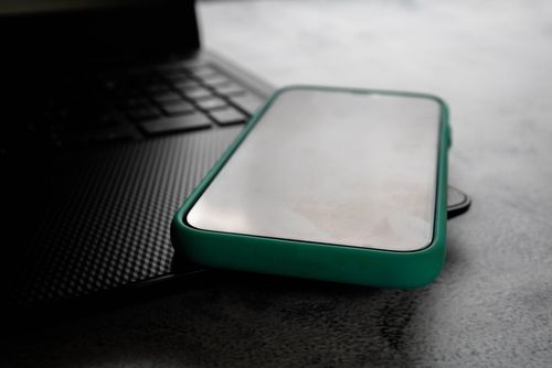 차단한 상대에게 보낸 성희롱 멘션…상대가 못 봤어도 "범죄" 쐐기 박은 대법원 기사 관련이미지