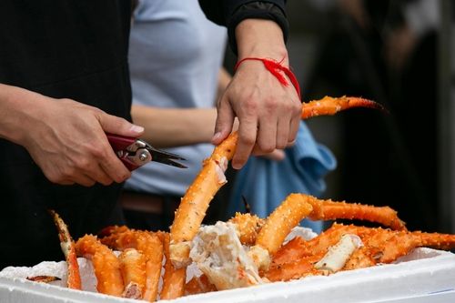 "대게 얼마예요?" 묻자마자 찜통행… 강매 상인, 사기죄 처벌도 가능하다 기사 관련이미지