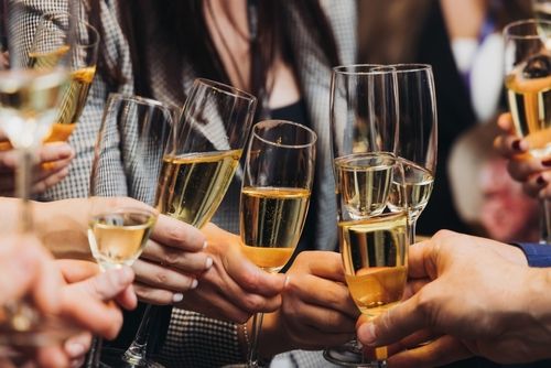 "강제 키스 아니었다" 피해 여성 한마디…강제추행 처벌 피할 수 있을까? 기사 관련이미지