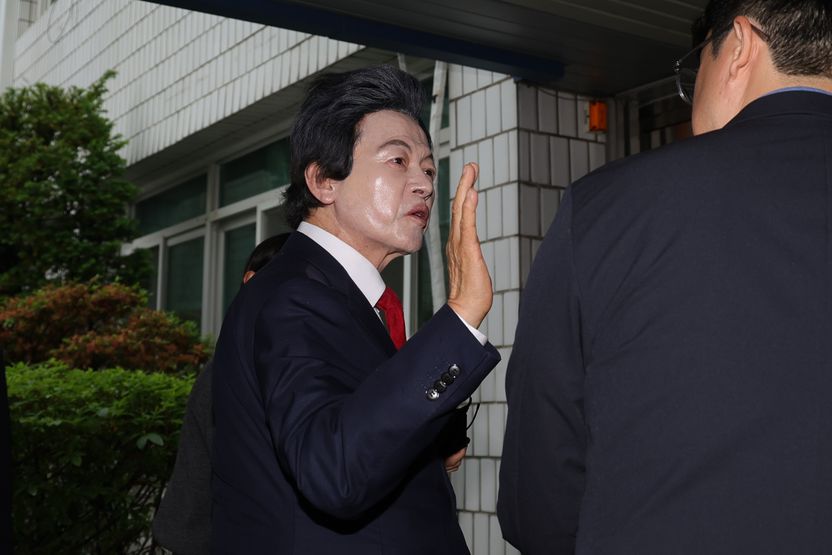 '사기·준강제추행' 허경영, 법정서 "100% 조작" 전면 부인 기사 관련이미지