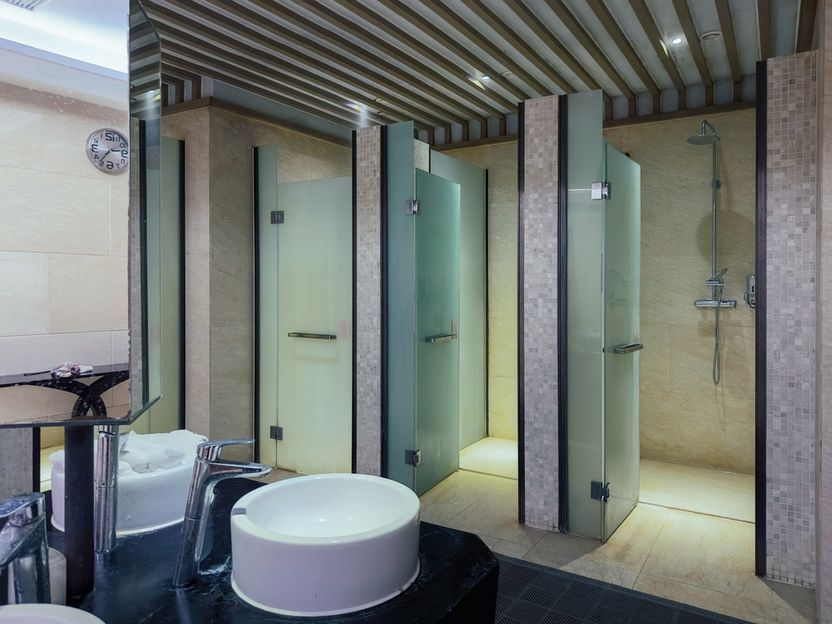 캠핑장 여자 샤워실 잠겼다고 남자 샤워실 쓴 여성⋯처벌할 수 있을까 기사 관련이미지