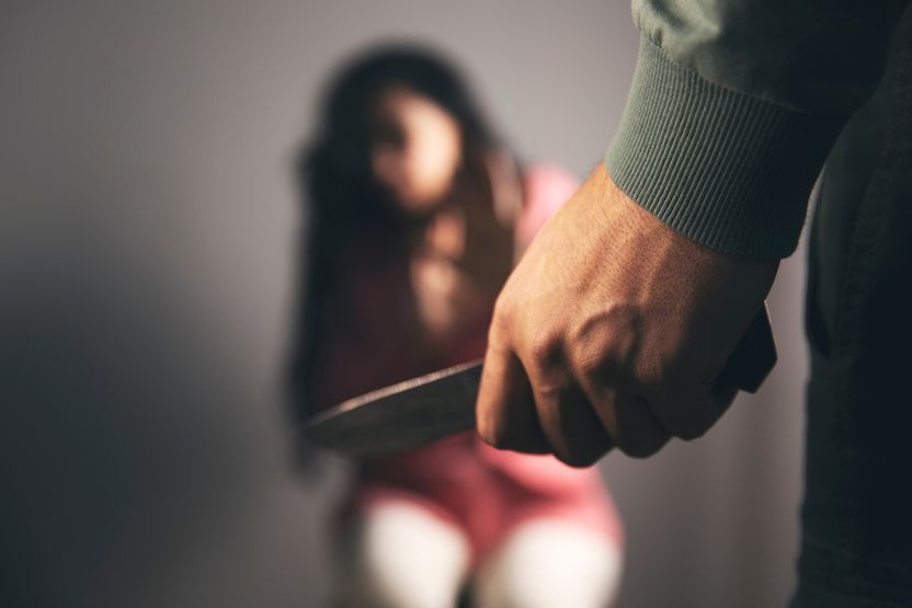 "성관계 영상 유포하겠다" 8시간 감금·협박…5개 혐의 유죄에도 집행유예, 왜? 기사 관련이미지