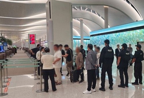 경찰의 '불법 제지'냐, '범죄 구원'이냐? 캄보디아行 막힌 20대 기사 관련이미지