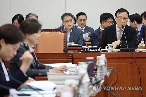 '비서관 자녀 학폭 무마' 부실 감사 공무원, 징역 1년 직무유기 기로 기사 관련이미지