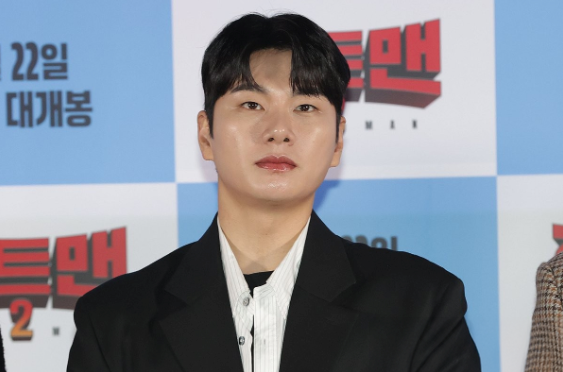 배우 이이경 둘러싼 진실게임 "돈 요구" vs "허위 협박", 법적 쟁점은? 기사 관련이미지