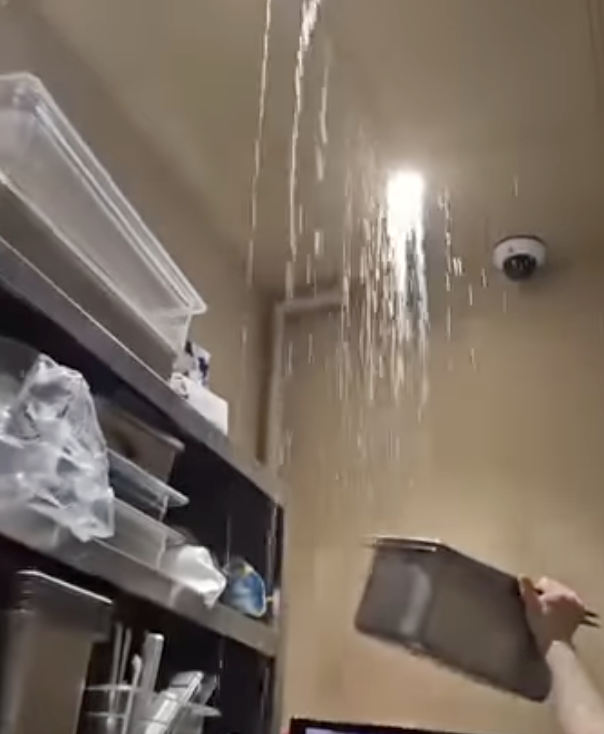 준공 1년 반 만에 물바다 된 상가…대형건설사는 "나 몰라라", 책임은 누가 지나 기사 관련이미지