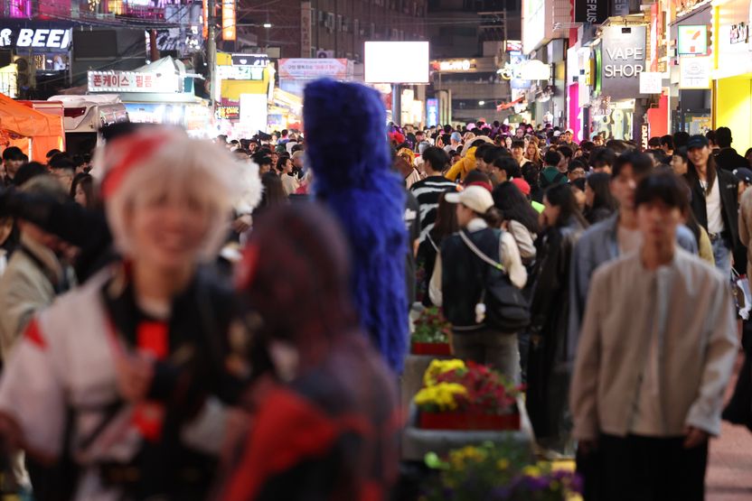 “핼러윈 선물이었을 뿐” 스토킹범의 변명…축제의 그림자, 법원은 알았다 기사 관련이미지