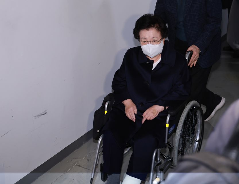 ‘금거북이·세한도’ 건넨 이배용… 특검, 피의자 전환 초읽기 기사 관련이미지