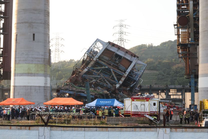 울산 발전소 붕괴 참사... 매몰자 7명 중 1명 사망, 4명 사망 추정 기사 관련이미지