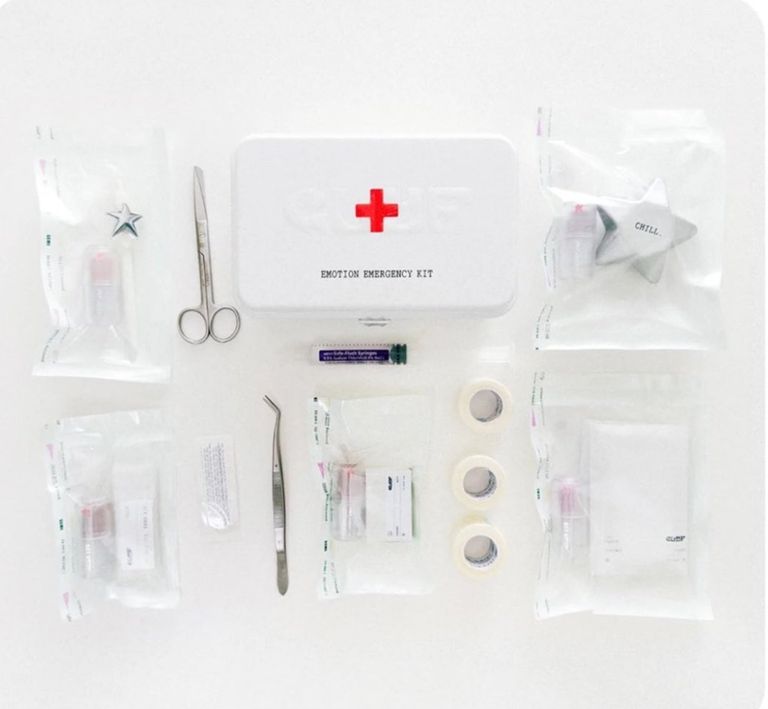 전소미 론칭한 뷰티브랜드의 스페셜 키트 제품 / 연합뉴스