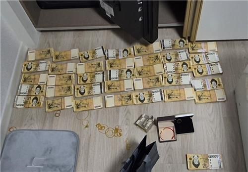 101억 콜센터 사기단 73명에 '범죄단체조직죄' 적용…경찰, 범죄수익 64억 동결 기사 관련이미지